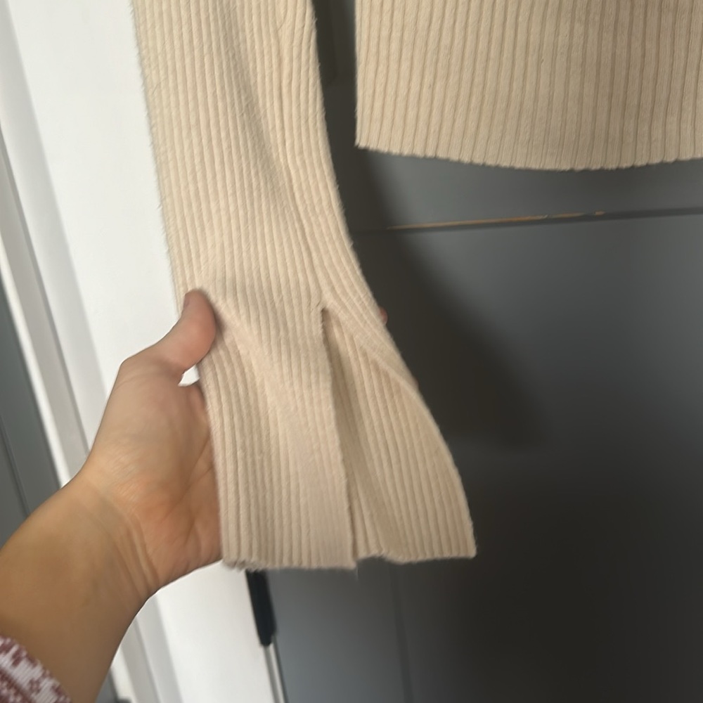 Urban outfitters cropped sweater - Picture 3 of 4